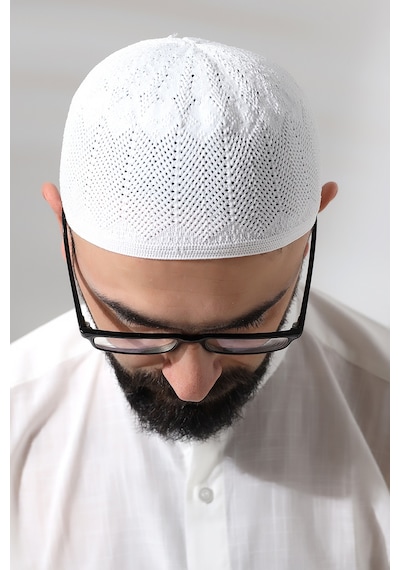 Beyaz Safir Dantel Detaylı Örme Namaz Takkesi