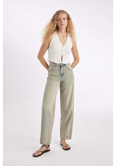 Defacto Coool Slim Fit Dar Kesim Düğmeli Triko Yelek	 D3584AX24HS Ekru