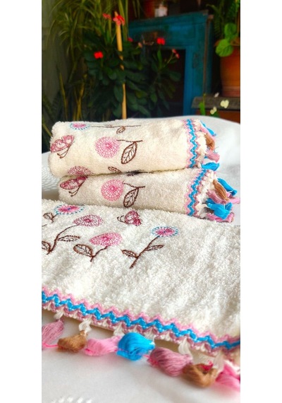 Annem Çeyizlik 50x90 Cm. Bukle Dokulu Yeni Trend Kalp Ve Çiçek Nakışlı El, Yüz Havlusu 3.lü Set krem