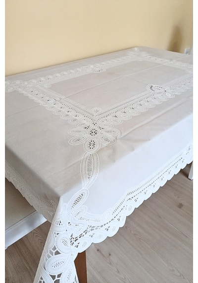 Dantel Motifli Muşamba Masa Örtüsü 140 X 180 Cm -beyaz Renk-halka
