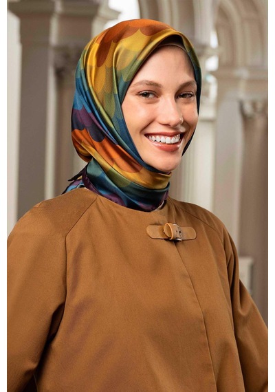 Armine Sura İpek Eşarp