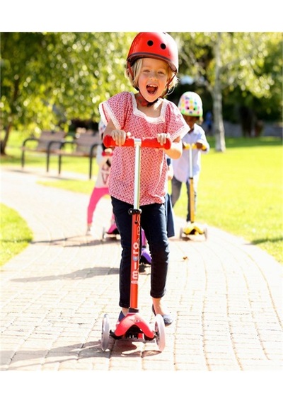 Micro Mini Deluxe MMD007 Scooter