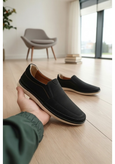 Enoch Hakiki Deri Lazer Kesim Delikli Ve Esnek Comfort Tabanlı Erkek Slip-on Ayakkabı Siyah Enoch Hakiki Deri Lazer Kesim Delikli Ve Esnek Comfort Tabanlı Erkek Slip-on Ayakkabı Siyah