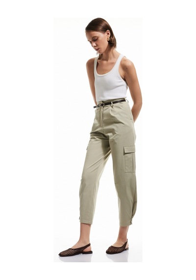 Koton Pamuklu Yüksek Bel Kargo Cep Detaylı Kısa Jogger Pantolon Haki 5sak40236uw Haki