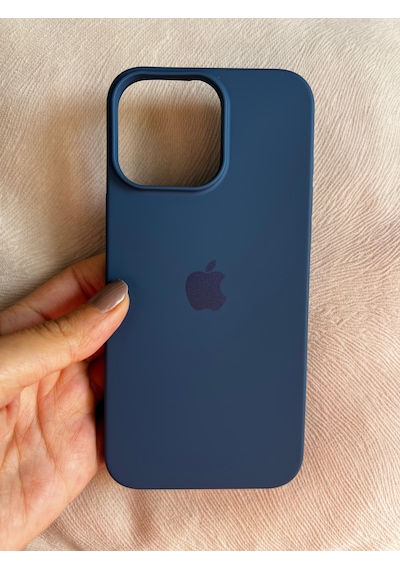 Apple Uyumlu iPhone 16 Pro Logolu İçi Kadife Silikon Lansman Kılıf
