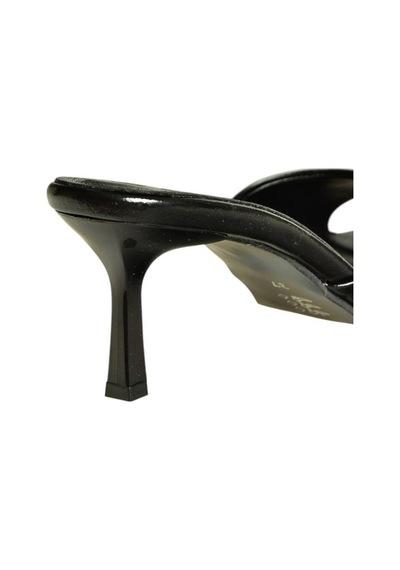 Fox Shoes U654081009 Siyah Sivri Burunlu Topuklu Kadın Terlik Siyah