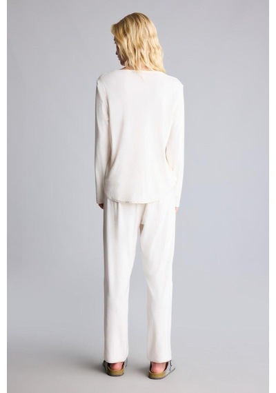 Defacto Regular Fit V Yaka Uzun Kollu Velur Pijama Takımı A3356ax26auer134 Ekru-er134