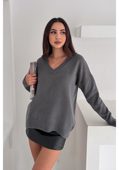 Femelle Kadın Füme V Yaka Standart Beden Oversize Basic Triko Kazak