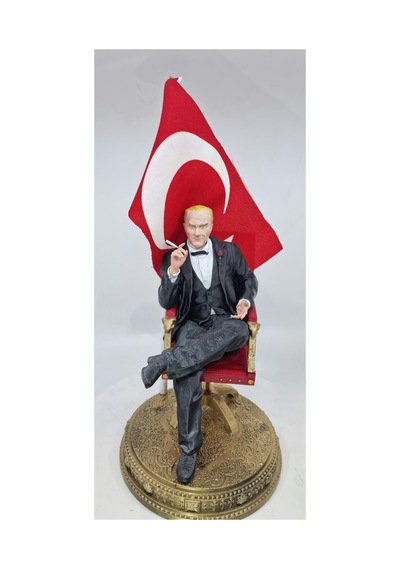 Türk Bayraklı Atatürk Figür 21 Cm Özel Tasarım