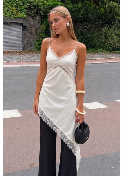 Seeh Beyaz Dantelli Asimetrik Saten Kadın Elbise Sh349 Basic