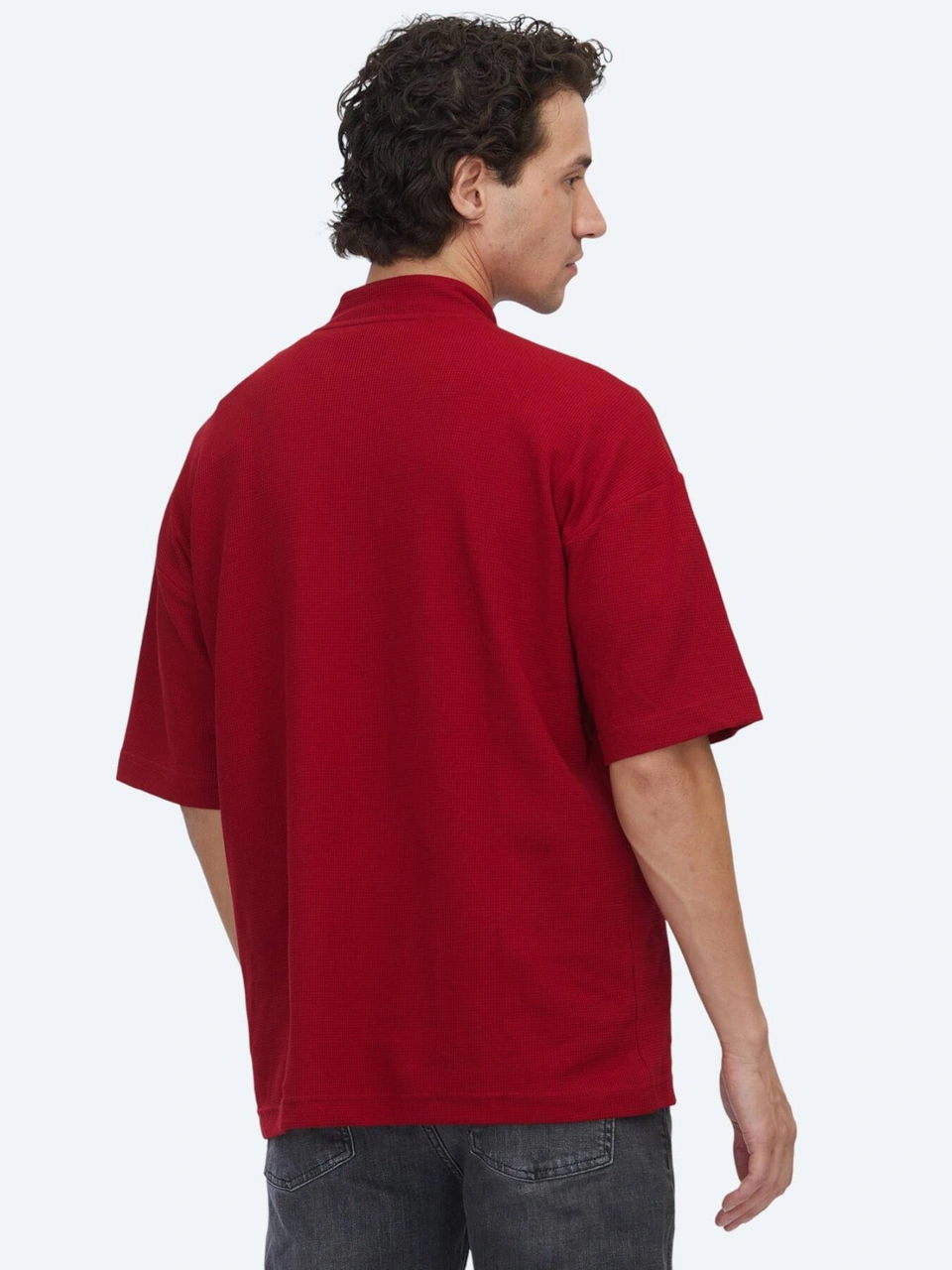 Kip Kırmızı Desenli Dik Yaka T-shirt Kirmizi