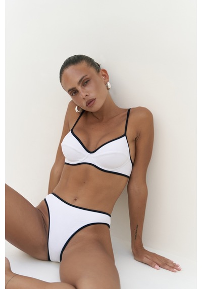 Mai Collection Mai Studios Co. Laili Kontrast Şerit Detaylı Beyaz Bikini Üstü Beyaz