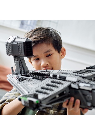 Star Wars The Justifier 75323 Yapım Seti 1022 Parça