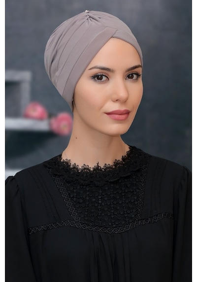Hürrem Bone Vizon Pratik Hazır Geçmeli Tesettür Bone Sandy Kumaş Taçlı Büzgül Vizon Hürrem Bone Vizon Pratik Hazır Geçmeli Tesettür Bone Sandy Kumaş Taçlı Büzgül Vizon