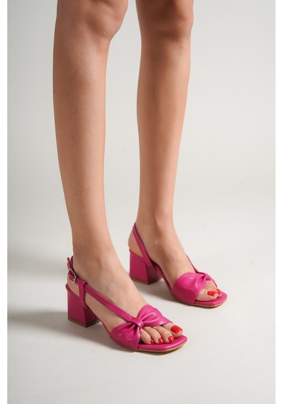 Munora Butik Fiyonk Detaylı Bilekten Bağlamalı Pembe Topuklu Sandalet Pembe Pembe