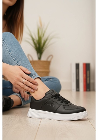 Enoch Kadın Havalandırma Delikli Geometrik Dikişli Ortopedik Kontrast Taban Sneakers Spor Ayakkabı Siyah Beyaz Enoch Kadın Havalandırma Delikli Geometrik Dikişli Ortopedik Kontrast Taban Sneakers Spor Ayakkabı Siyah Beyaz