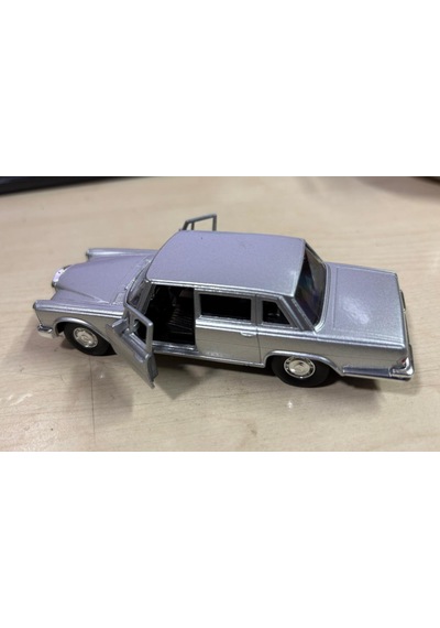 Oyuncak Metal Model Araba 1/36 Çek Bırak Gümüş Gri 1963 Mercedes Benz 600