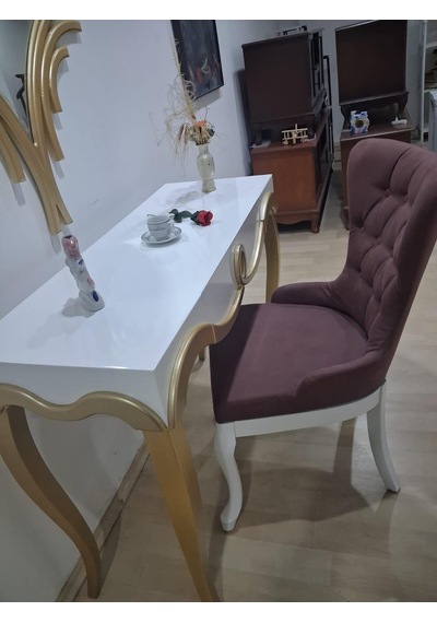 Dresuar Cnc Kabartma 90663 Model Aynalı Gökyüzü Sandalye Ayak Parlak Beyaz Gold Renk Beyaz - Gold Dresuar Cnc Kabartma 90663 Model Aynalı Gökyüzü Sandalye Ayak Parlak Beyaz Gold Renk Beyaz - Gold
