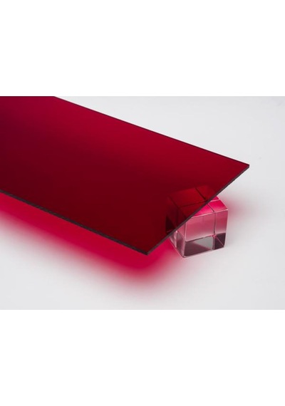 2.8 - 3Mm Transparan Kirmizi Pleksiglas Levha 2.8 - 3Mm Transparan Kirmizi Pleksiglas Levha