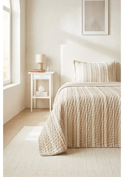 Ocean Home Textile Pamuklu Kapitoneli Bej Renk Çizgi Desen Tek Kişilik Yatak Örtüsü Seti 1 Adet 180 X 230 / 1 Adet 50 X 70 Cm