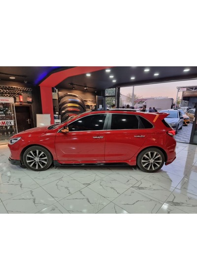 Hyundai i30 Yan Marşpiyel 2017+  (Plastik)