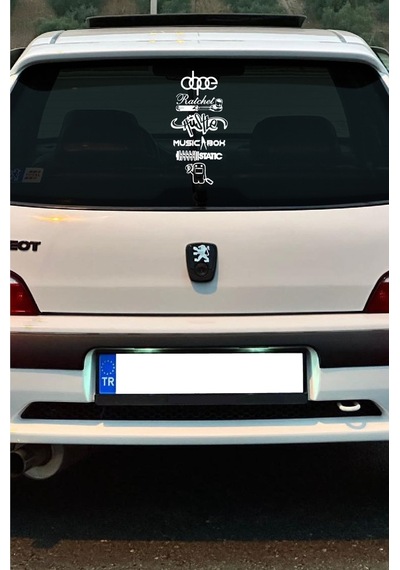 Oto Arka Cam Sticker Model 35 İngilizce Beyaz 40 20 Cm