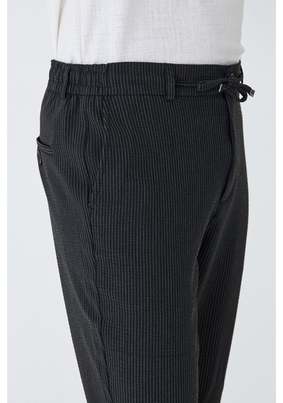 Siyah İnce Çizgili Jogger Spor Erkek Pantolon