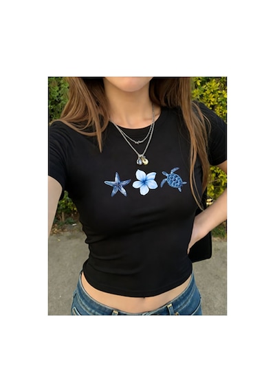 Nevermind Kadın Deniz Temalı Crop Baby Tee Yıldız Çiçek Kaplumbağa Baskılı Siyah Nevermind Kadın Deniz Temalı Crop Baby Tee Yıldız Çiçek Kaplumbağa Baskılı Siyah