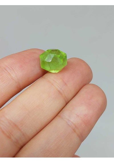 Yasamtohumu Peridot Zebercet Taşı Otantik Doğal Kesim Ortalama 9 Karat 55600 Çok Renkli