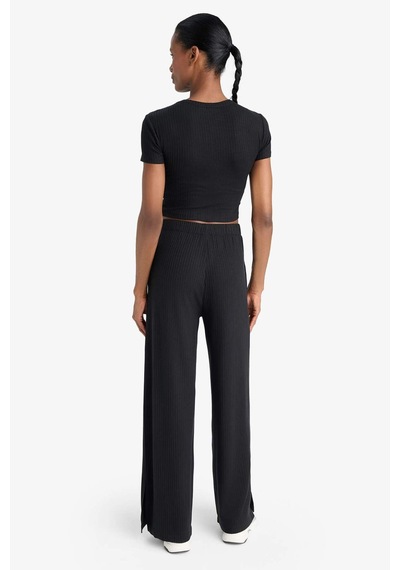 DeFactoFit Wide Leg Cepli Geniş Paça Yırtmaçlı Uzun İnce Sporcu Pantolon E2538AX25SMBK81