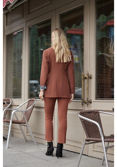 Yakalı Cepli Uzun Kol Kolu İsterse Katlanabilen Kumaş Blazer Ofis Ceket-koyu Taba K.taba Yakalı Cepli Uzun Kol Kolu İsterse Katlanabilen Kumaş Blazer Ofis Ceket-koyu Taba K.taba