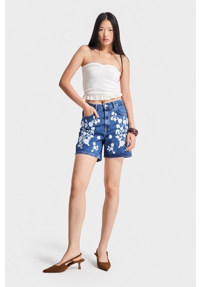 Itsbasic Kadın Mavi Renk 1s5-5 Beyaz Çiçek Nakışlı Midi Boy %100 Koton Tasarım Denim Şort