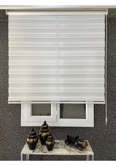 Beyaz Geniş Pliseli Zebra Stor Perde Eteği Dilimli Alüminyum Kasa+metal Ayak Beyaz
