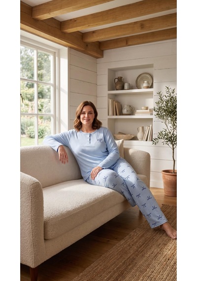 Eyfuze Kadın Kışlık Büyük Beden Nakışlı Desenli Yakası Düğmeli Uzun Kollu Pijama Takımı Açık Mavi Eyfuze Kadın Kışlık Büyük Beden Nakışlı Desenli Yakası Düğmeli Uzun Kollu Pijama Takımı Açık Mavi