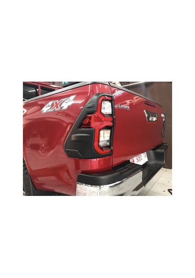 Toyota Hilux 2021+ Stop Koruma Çerçevesi Ledli Stoplarla Uyumlu Mat Siyah Abs