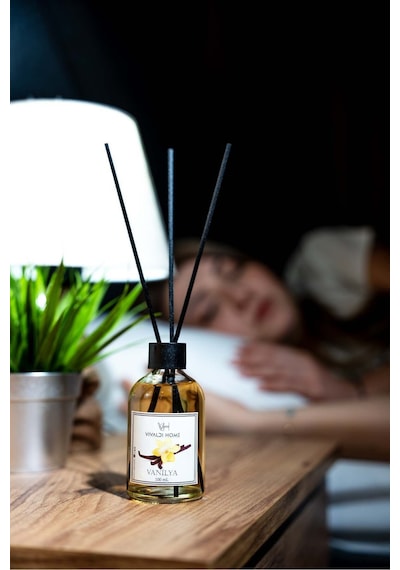 Vivaldi Home Vanilya Çubuklu Oda Kokusu Esansiyel Uçucu Yağ 100 ML