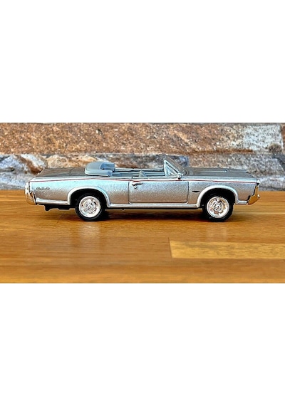 1:43 Ölçekli Lisanslı Metal Retro Amerikan Arabaları - 1966 Pontiac Gto - 10 Cm