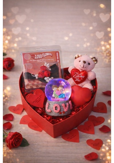 Sevgiliye Romantik Hediye Kutusu Işıklı Kalp Ve Kar Küresi Peluş Ayıcık Ve Gül Buketi Hediye Seti 01 Çok Renkli