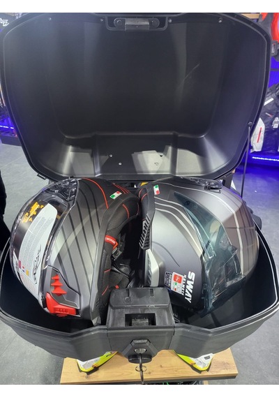 52 Litre Motosiklet Çantası Topcase Çift Kask Alır Tien Sırt Dayama Pedli Otomatik Kilitli Arasmto 52 Litre Motosiklet Çantası Topcase Çift Kask Alır Tien Sırt Dayama Pedli Otomatik Kilitli Arasmto