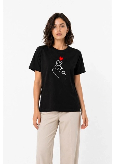 Freedom Storee Kadın Kore Parmak Kalp Aşk Temalı Minimal Baskılı Tişört Yazlık Kısa Kol T-shirt - Siyah Çok Renkli