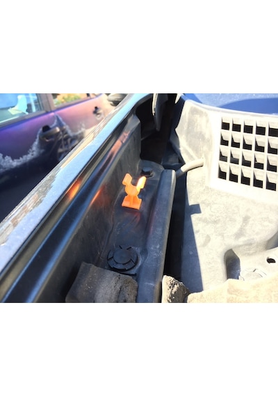 Nissan Qashqai Kaput Dayama Klipsi