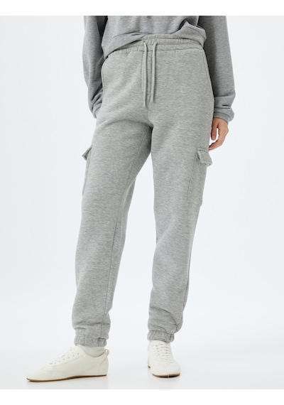 Koton Jogger Eşofman Altı Kargo Cepli Yüksek Bel Bağcıklı Rahat Kalıp Gri Melanj 5wak40056nk Gri Melanj GRİ MELANJ Koton Jogger Eşofman Altı Kargo Cepli Yüksek Bel Bağcıklı Rahat Kalıp Gri Melanj 5wak40056nk Gri Melanj GRİ MELANJ