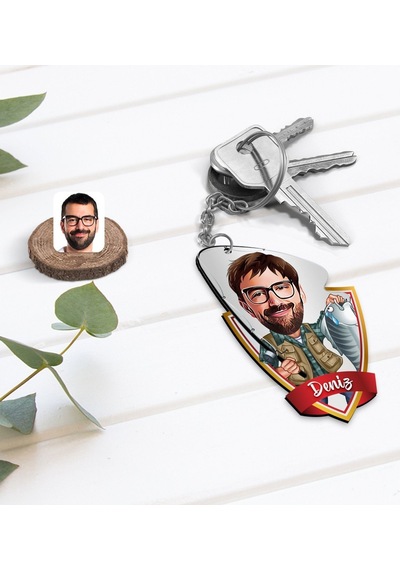 Kişiye Özel İsimli Erkek Balıkçı Karikatürlü Ahşap Anahtarlık-1