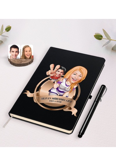 Kişiye Özel Yılın En Mükemmel Çifti Karikatürlü Siyah Defter ve K N11.1321 Siyah