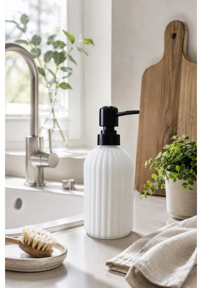 Vovy Çizgili Cam Sabunluk 500 Ml Siyah Pompalı Modern Sıvı Sabun Ve Deterjan Dispenseri - 18,5 Cm X 7 Cm Beyaz