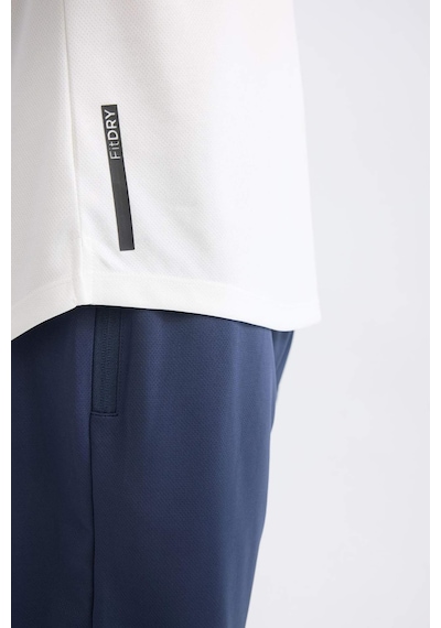 DeFactoFit Hızlı Kuruyan Slim Fit Dar Kesim Bisiklet Yaka Baskılı Sporcu Kısa Kollu Tişört V2887AZ25SPWT34 DeFactoFit Hızlı Kuruyan Slim Fit Dar Kesim Bisiklet Yaka Baskılı Sporcu Kısa Kollu Tişört V2887AZ25SPWT34