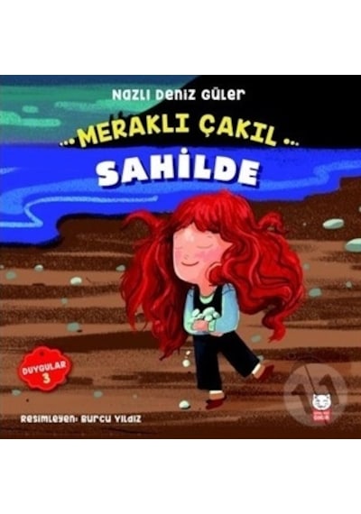 Meraklı Çakıl Sahilde