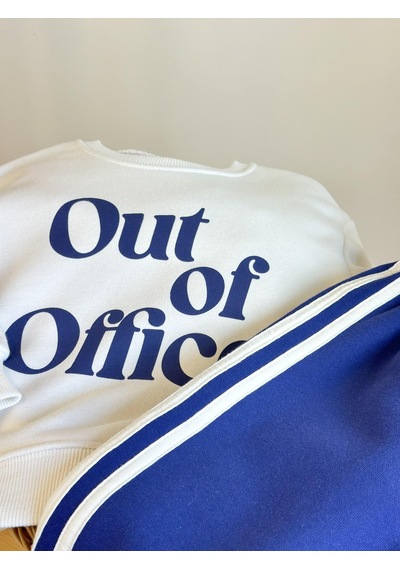 Elzo Collection Erkek Çocuk Üst Out Of Office Baskılı Alt Çizgili 3 İplik Kumaş Alt Üst Eşofman Takım Ekru - Lacivert Elzo Collection Erkek Çocuk Üst Out Of Office Baskılı Alt Çizgili 3 İplik Kumaş Alt Üst Eşofman Takım Ekru - Lacivert