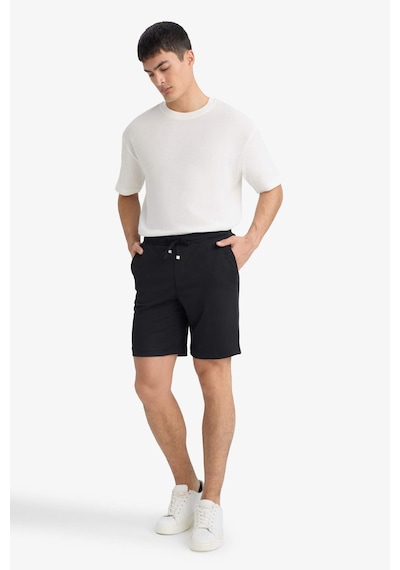 DeFacto Regular Fit Her Yöne Esneyen Krinkıl Bermuda Şort E0980AX25SMBK81