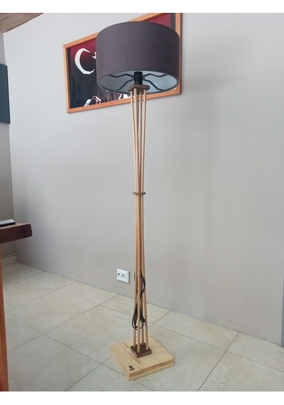 Lambader Ahşap Ayaklı Köşe Lambası Kahverengi